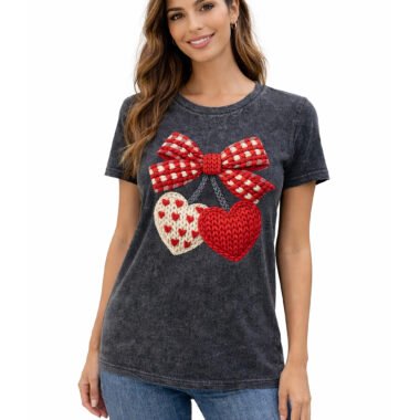 Playera dama estampado DTF efecto bordado San Valentin Corazones en forma de cerezas